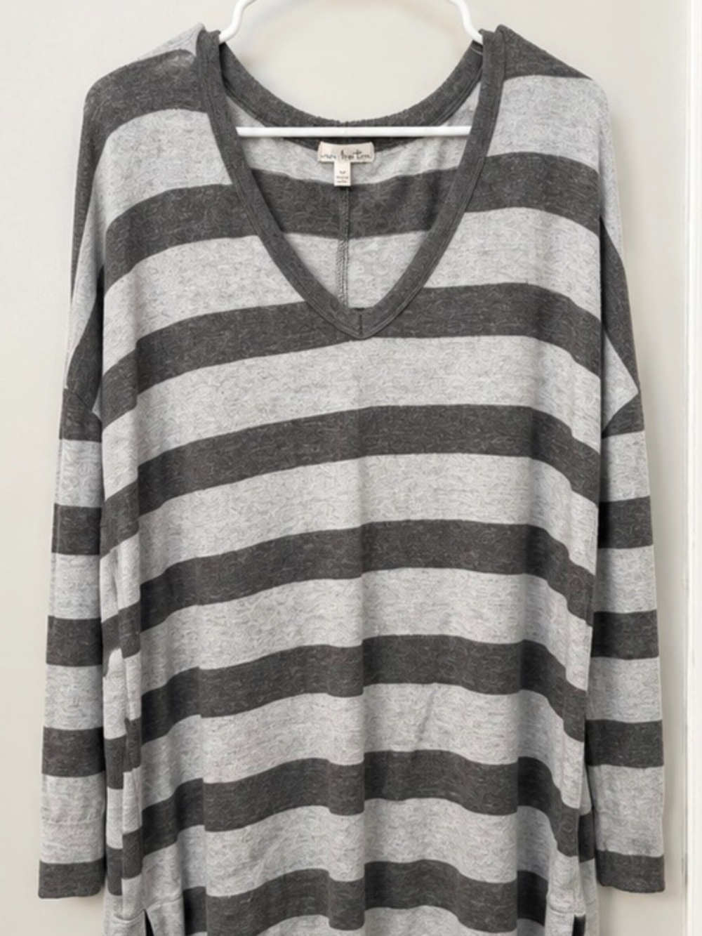 Nine Britton 2X Lightweight Sweater Gray Stripe V-Neck